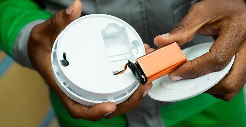 Carbon Monoxide Detector Battery Lifespan by Battery Type