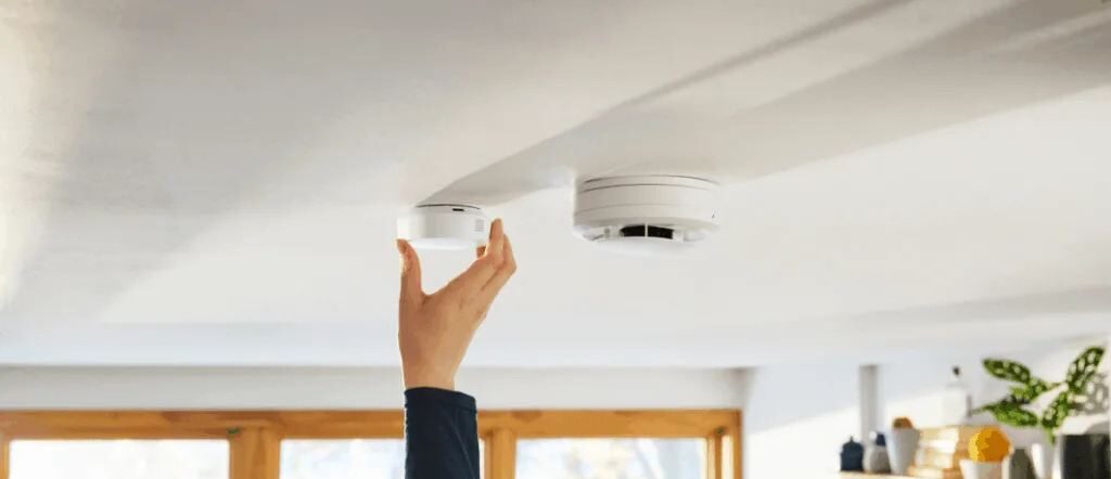 Who Should Buy the SimpliSafe Smoke Detector?