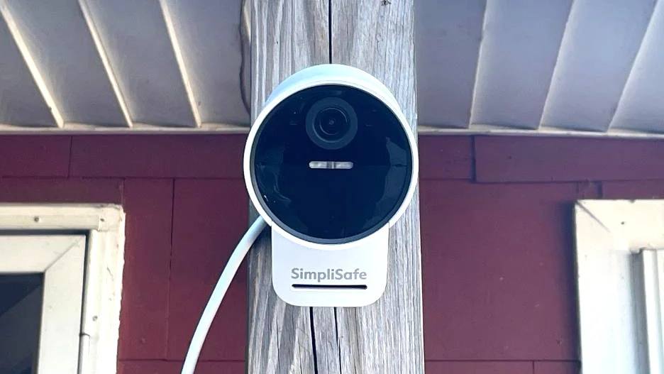 SimpliSafe Outdoor Camera Design and Build Quality